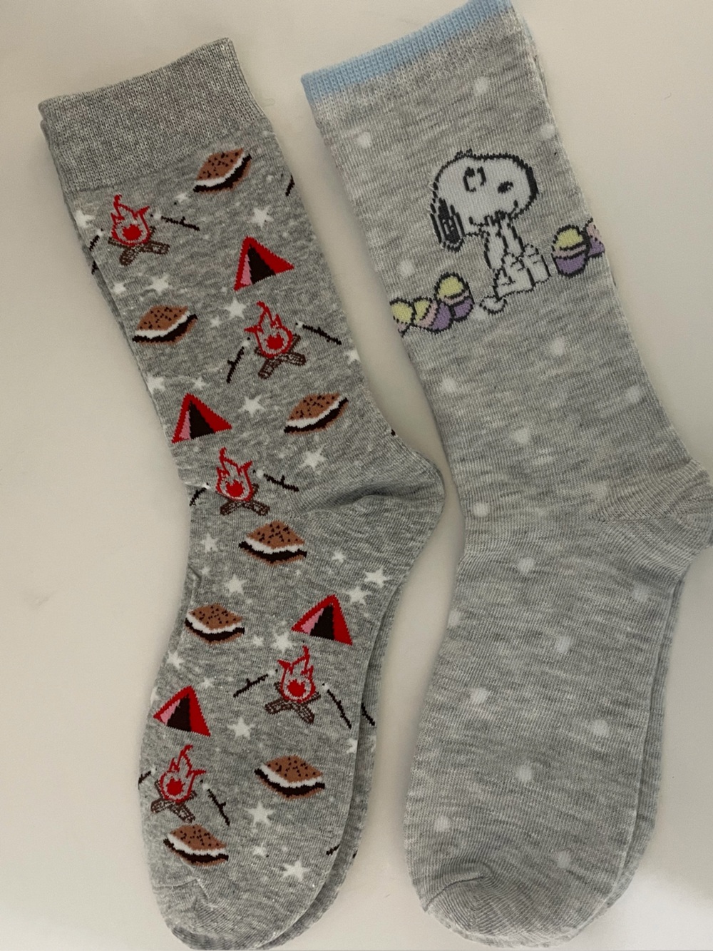 New Gray Socks Snoopy Easter Eggs and S’mores Campfire new without tags OS - Picture 4 of 5